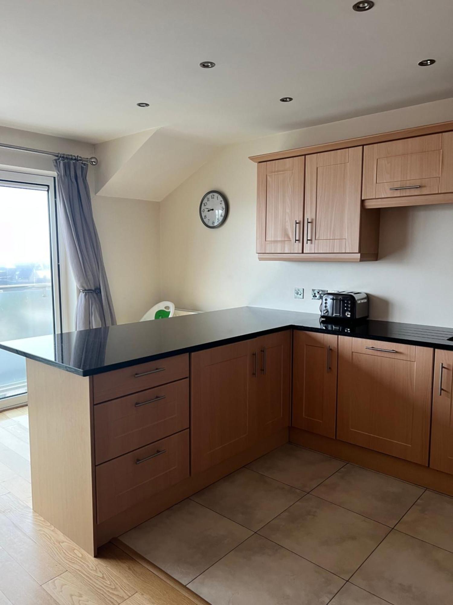 Penthouse Apartment - Town Centre, Sea Views, Secure Parking 포트러시 외부 사진