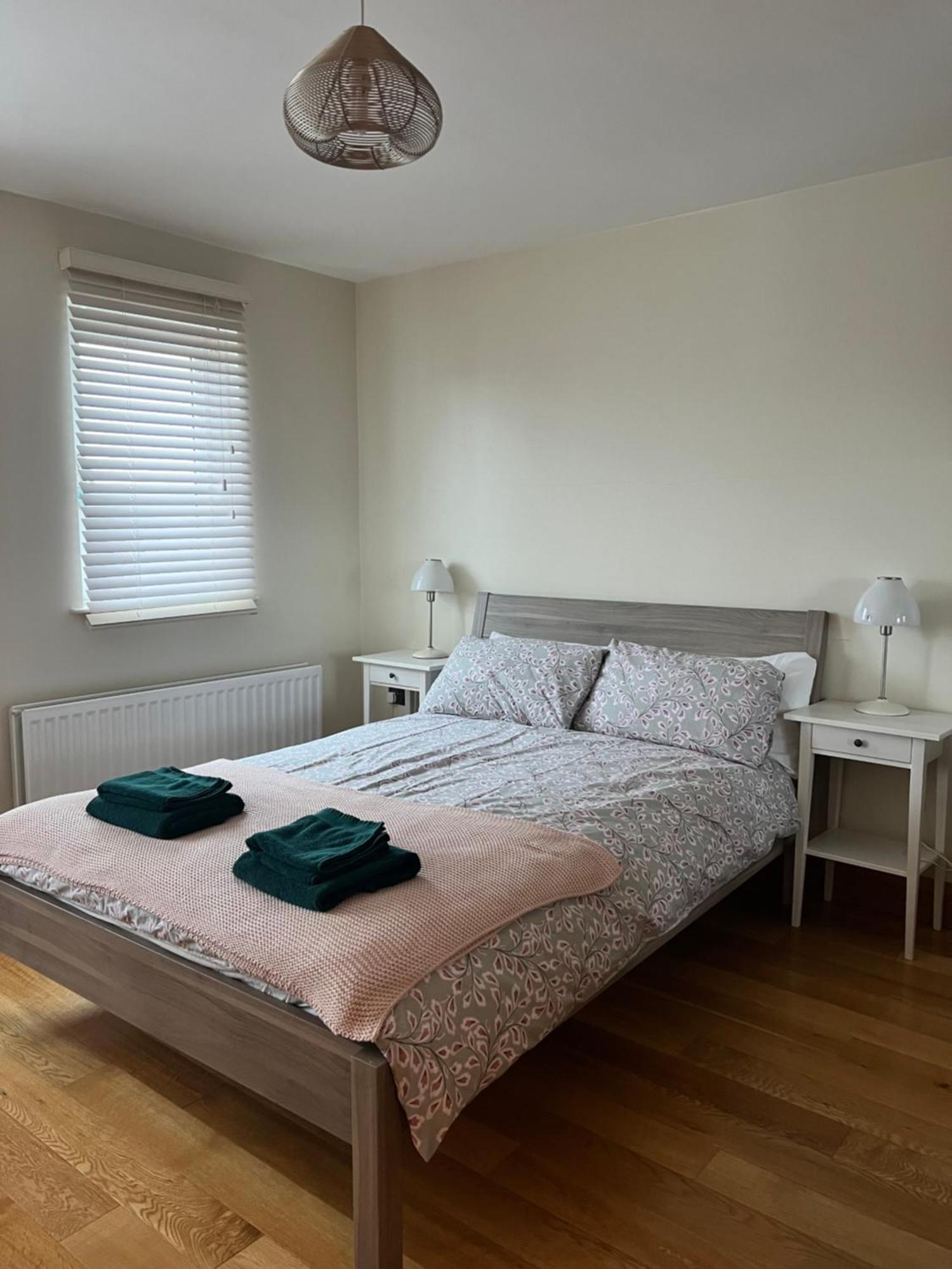 Penthouse Apartment - Town Centre, Sea Views, Secure Parking 포트러시 외부 사진