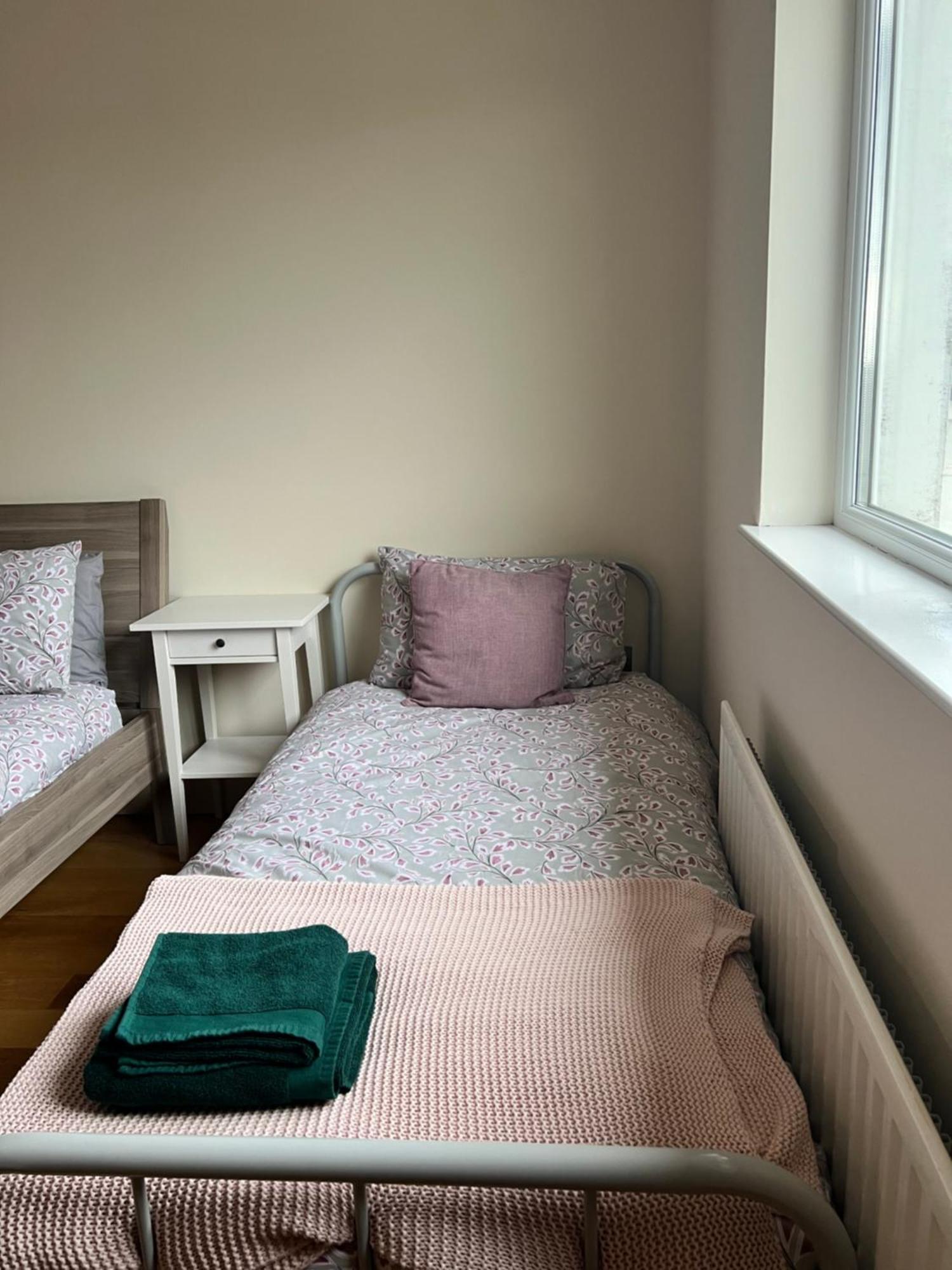 Penthouse Apartment - Town Centre, Sea Views, Secure Parking 포트러시 외부 사진